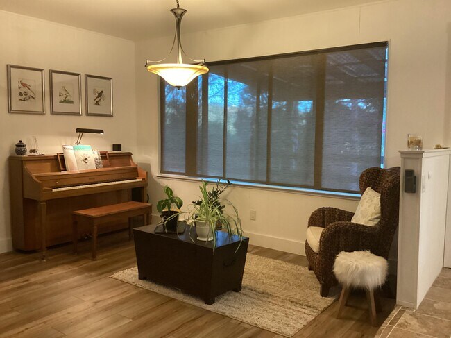 Building Photo - 1486 Coyote Dr