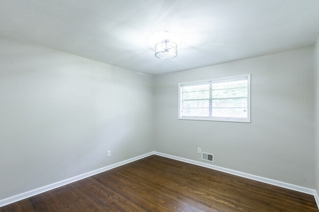 Building Photo - 309 Milton Ave