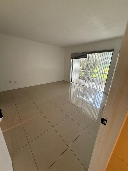 Building Photo - 2510 SW 81st Ave