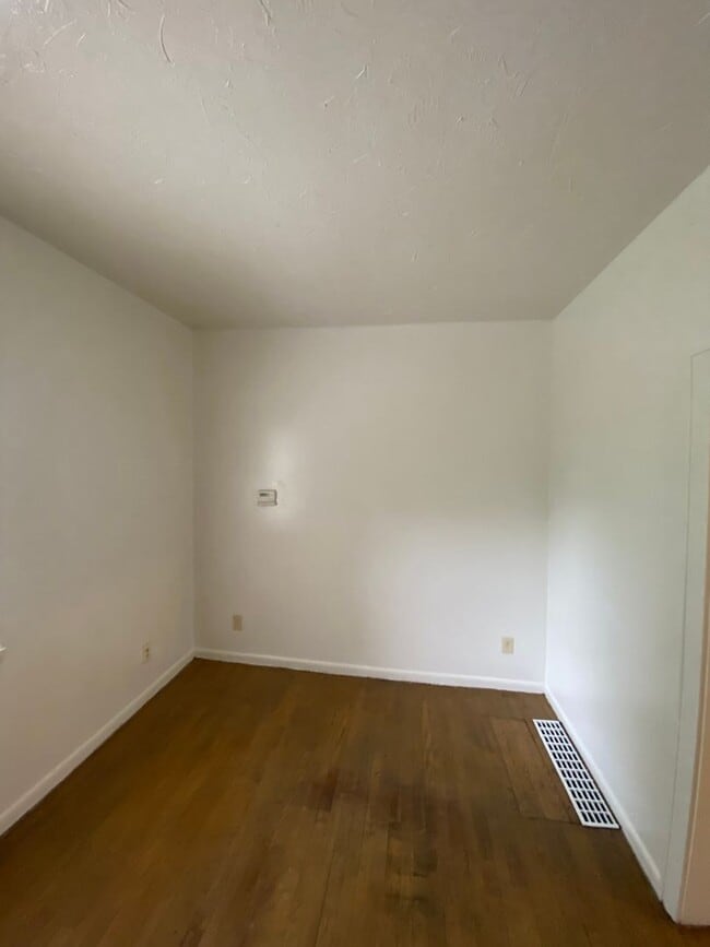 Building Photo - One Bedroom Duplex with off street parking and private enclosed porch