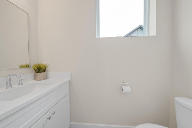 Building Photo - 2504 W Tidwell Rd