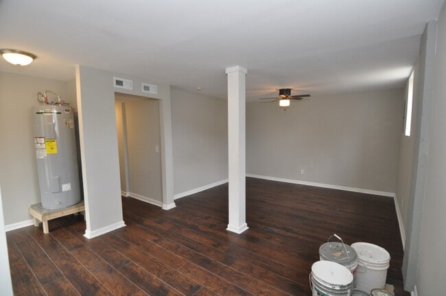 Building Photo - 820 Patricia Dr
