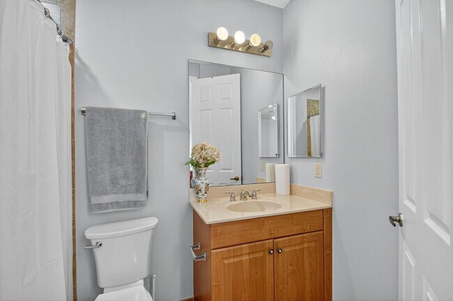 Building Photo - 9167 Oak Alley Dr