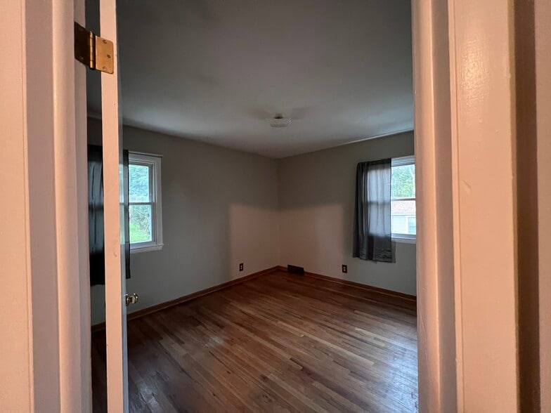Bedroom 2 - 8120 Burdette St
