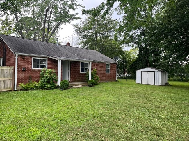 Building Photo - 304 Hillview Blvd