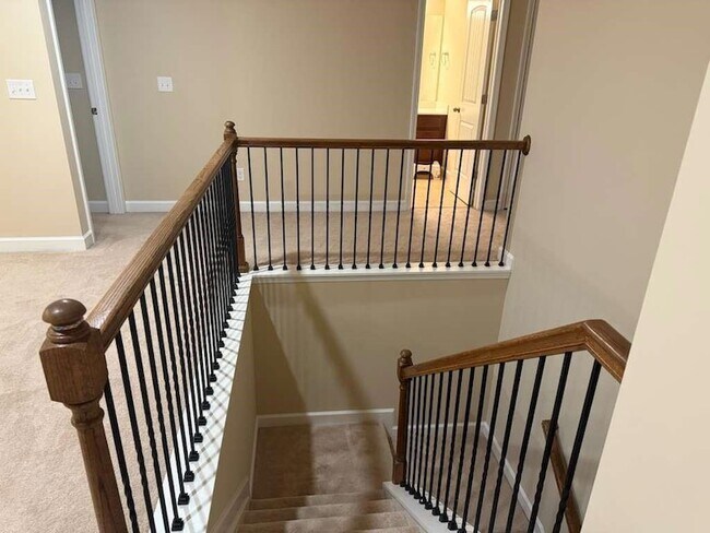 Building Photo - 4430 Sanderling St