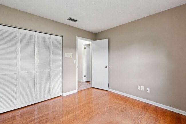 Building Photo - Spacious 4 Bedroom Ormond Beach Home with ...