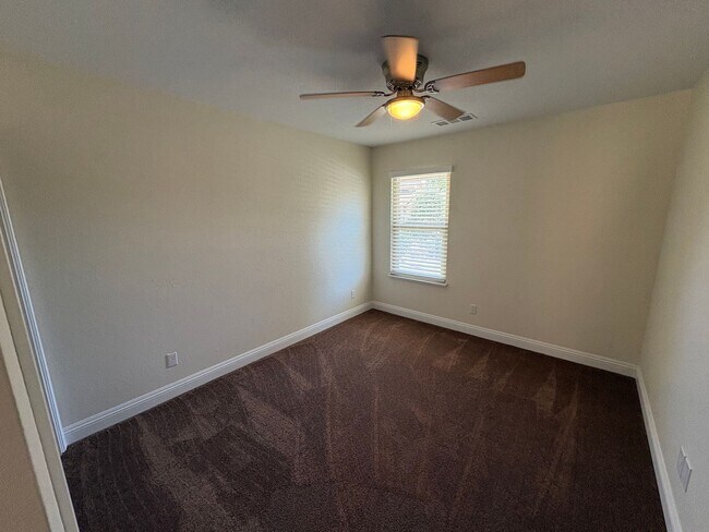 Building Photo - 2322 E Vassar Dr