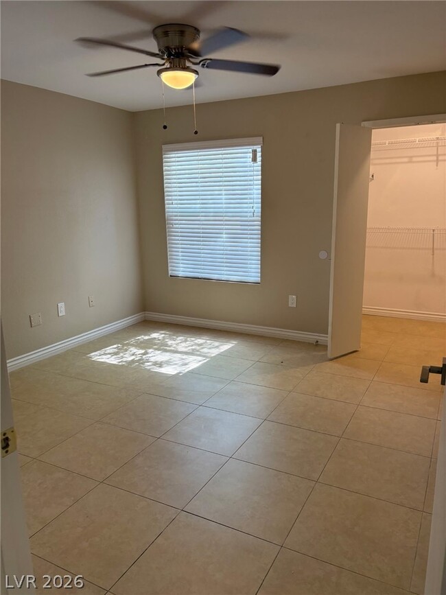 Building Photo - 555 E Silverado Ranch Blvd