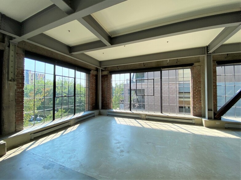 Industrial Style Loft - The Elliott Building