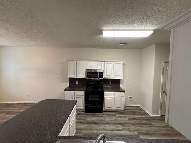 Building Photo - So convenient and so much space!