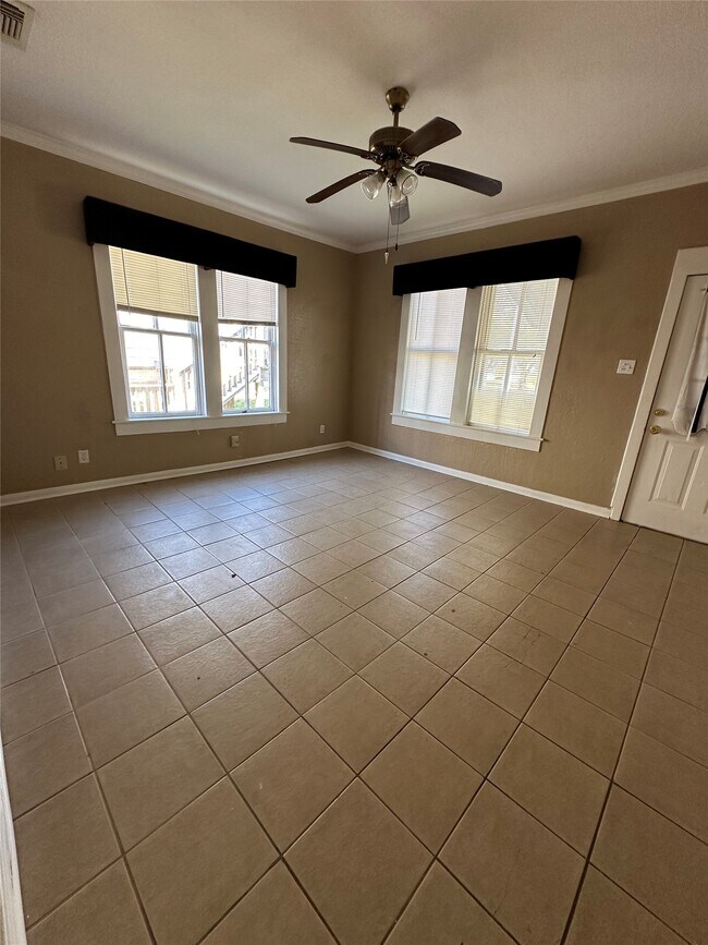 Building Photo - 1709 Biovu Dr