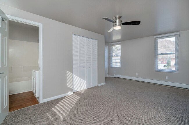 Building Photo - Remodeled 1 bedroom with fenced backyard