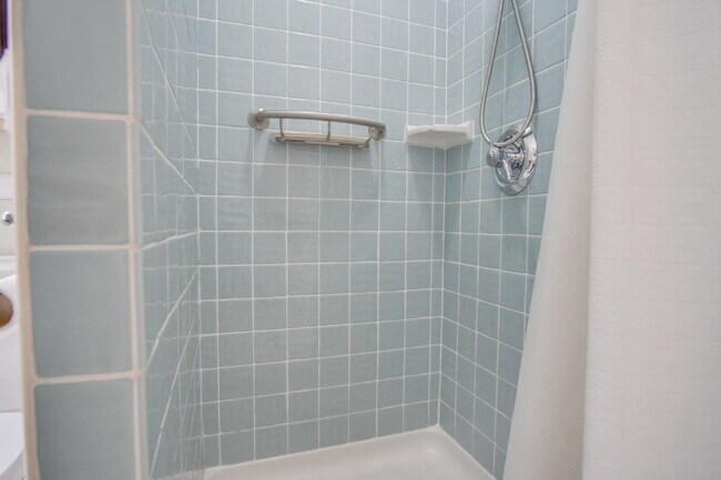 Building Photo - East Pensacola 4BR Home with Loft, Sunroom, Hardwood Floors & Updated Kitchen