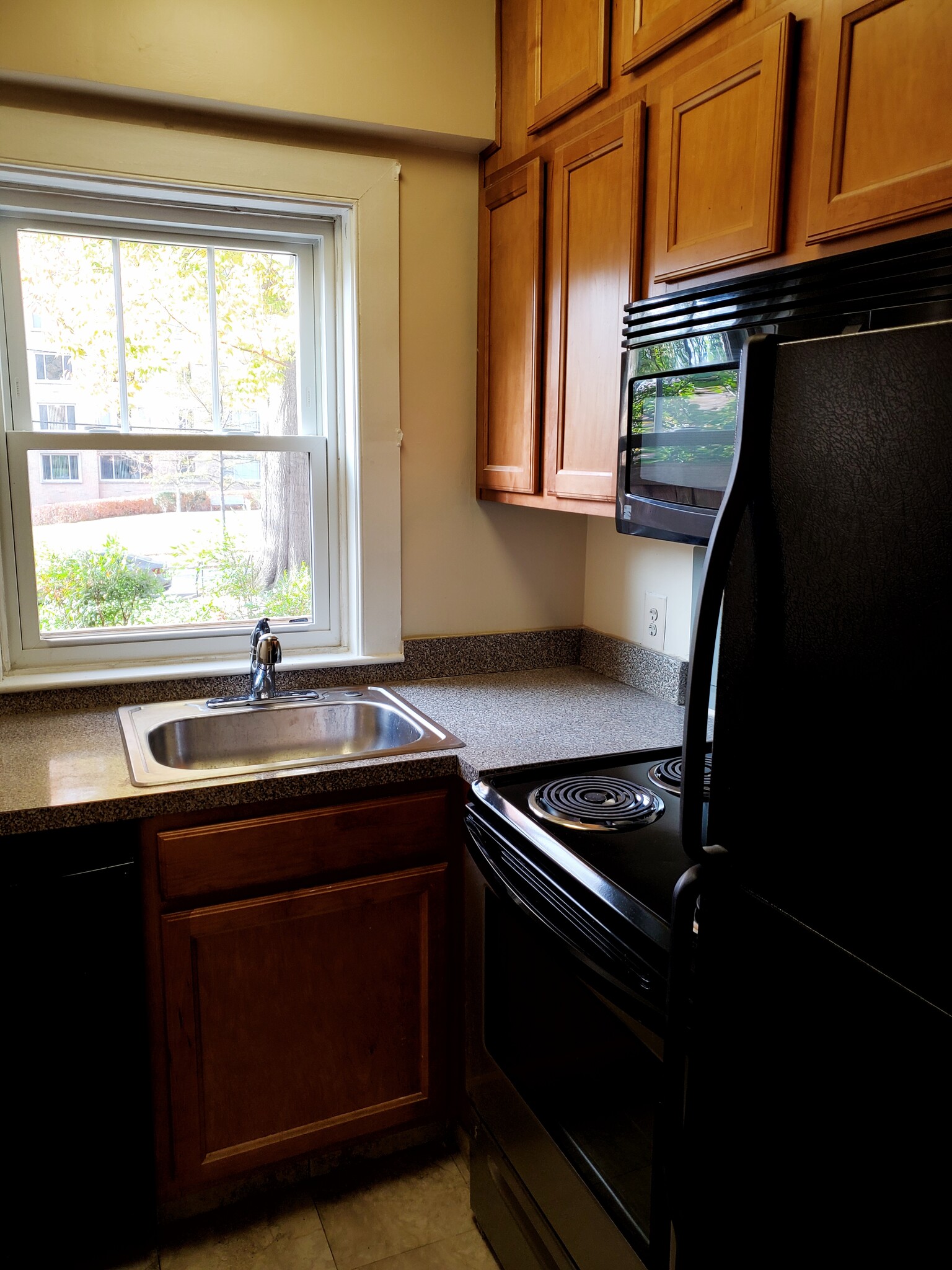Kitchen - 3901 Cathedral Ave NW