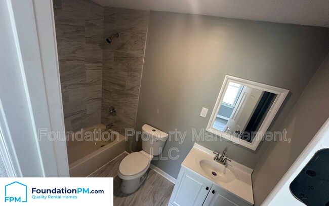 Building Photo - 4995 Stacey Rd