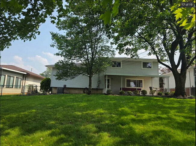 Building Photo - 2908 Bowmen Ln