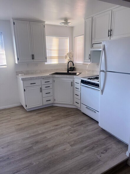 Building Photo - 9575 E Heaney Cir