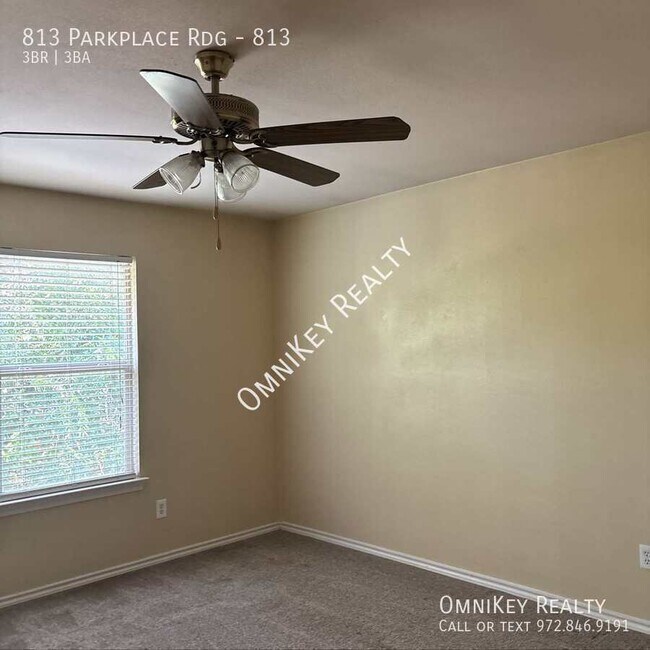 Building Photo - 813 Parkplace Ridge