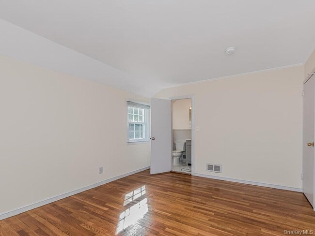 Building Photo - 42 Tower Hill Dr