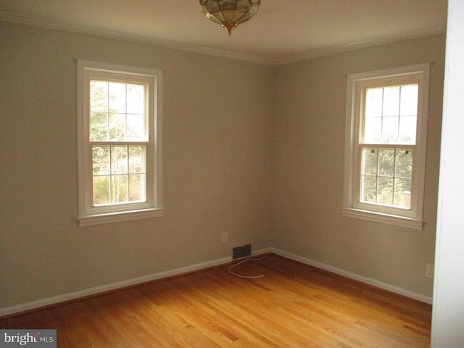 Building Photo - 5000 Ridgewood Rd
