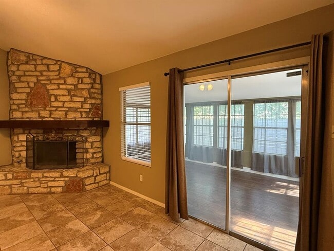 Building Photo - 7405 Ceylon Ct