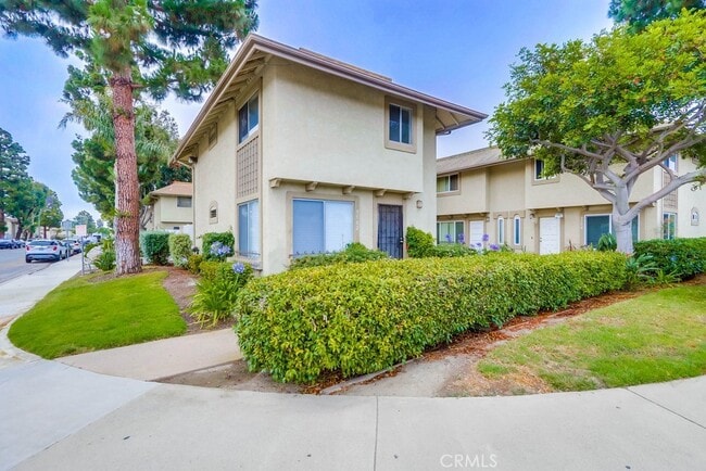 Building Photo - 9502 Pettswood Dr