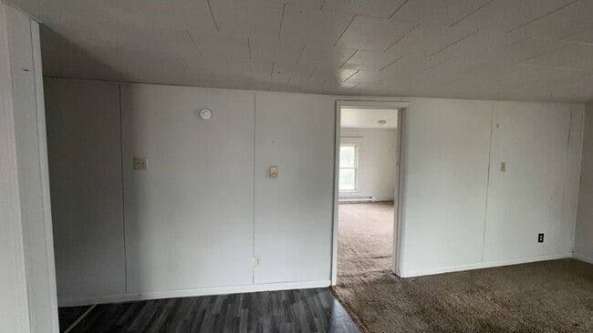 Building Photo - 417 Middlebury St