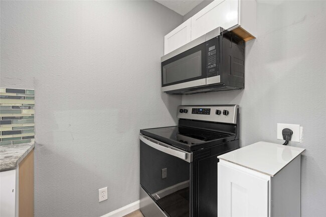 Building Photo - 7733 St Lo Rd