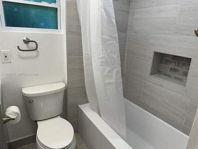 Building Photo - 3630 SW 26th St