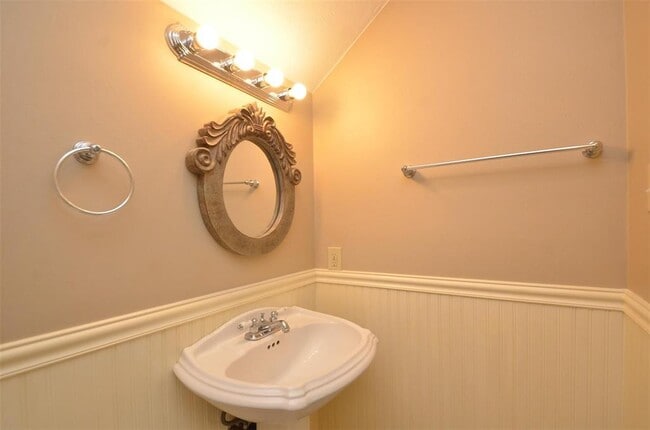 Building Photo - 1306 Plum Park Dr