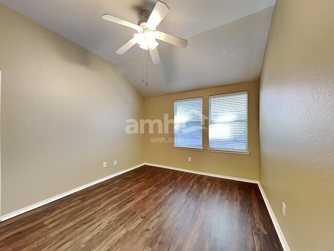 Building Photo - 2036 Hanakoa Falls Dr