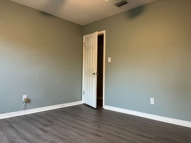 Building Photo - UPCOMING LISTING