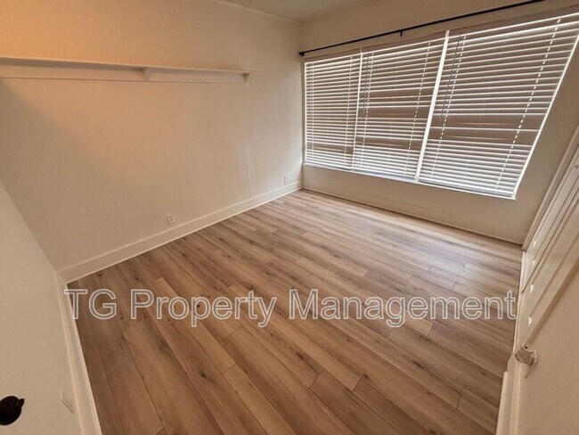 Building Photo - 1619 2nd Ave N