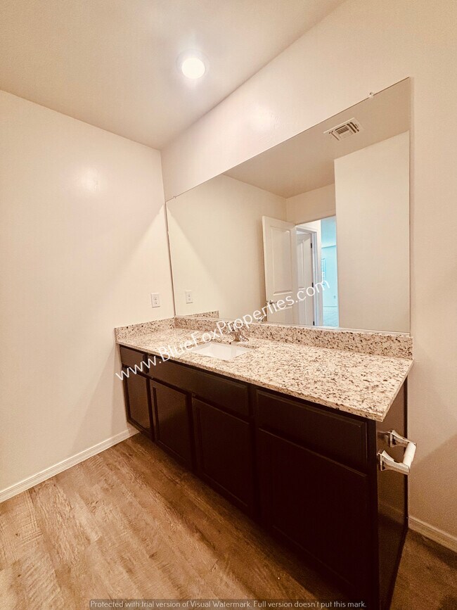 Building Photo - 12867 N Peony Dr