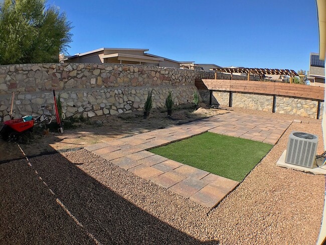 Building Photo - Northeast El Paso 4 Bed Refrig A/C