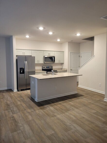 Building Photo - 1325 Broholmer Ln