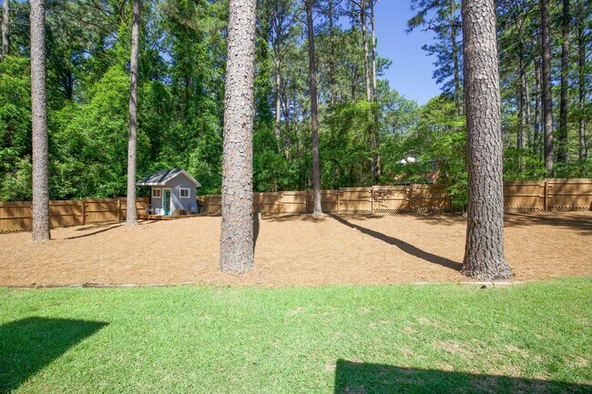 Building Photo - Charming Southern Pines Home on a Spacious...