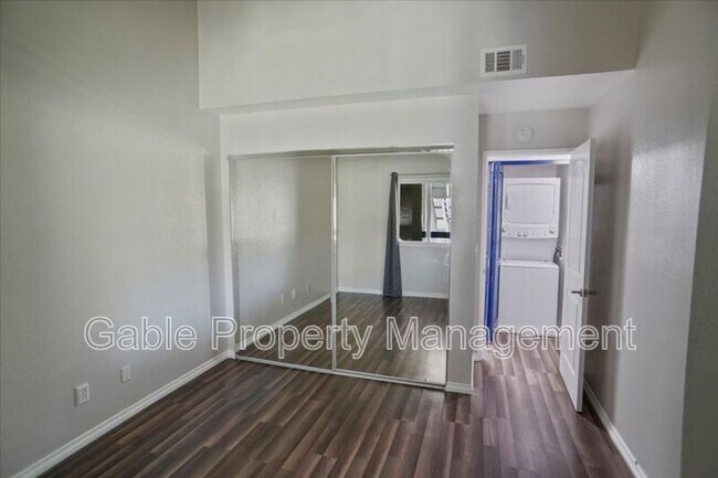 Building Photo - 26921 Flo Ln