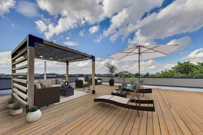 Building Photo - 1708 W Cermak Rd