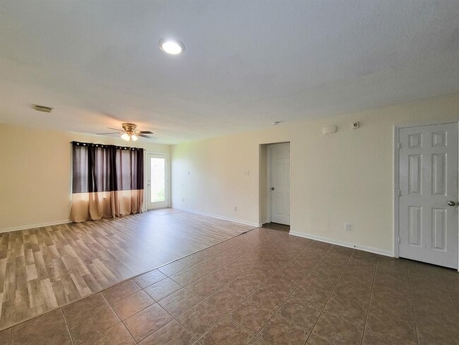 Building Photo - 12835 Regal Oaks Bend Ln