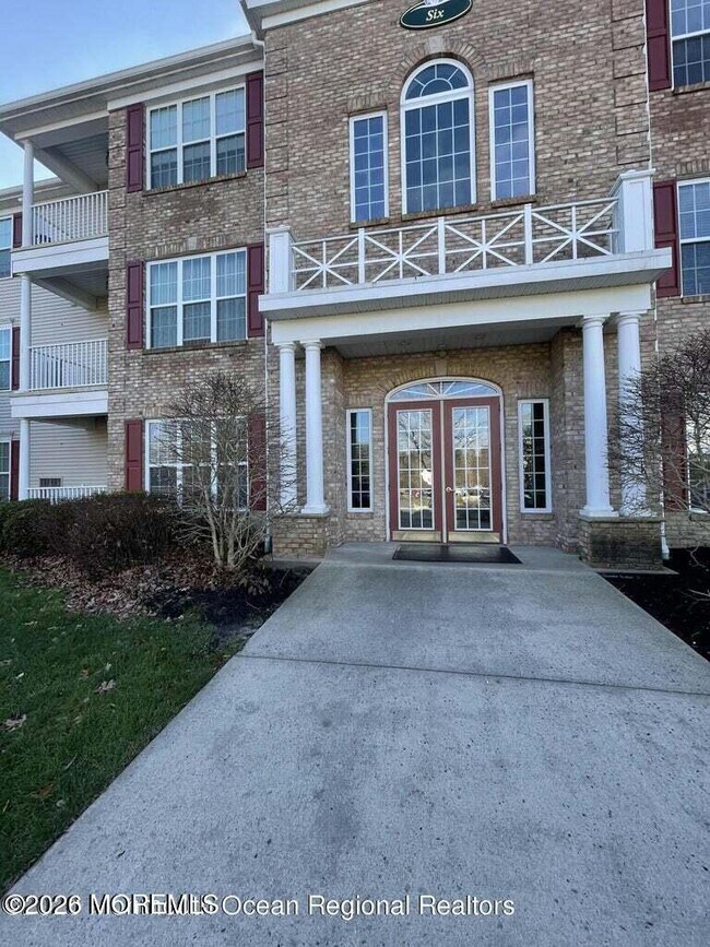 Building Photo - 610 Sophee Ln