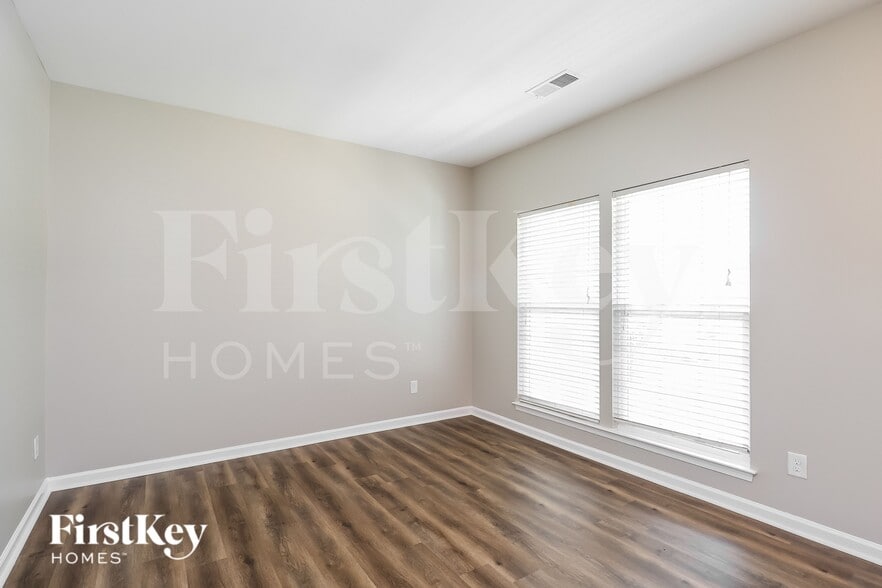Building Photo - 4313 Roundwood Ct