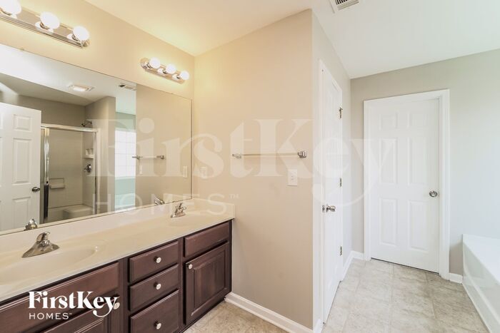 Building Photo - 10503 Atkins Ridge Dr