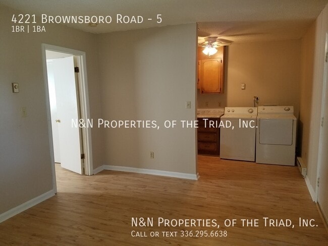 Building Photo - 4221 Brownsboro Rd