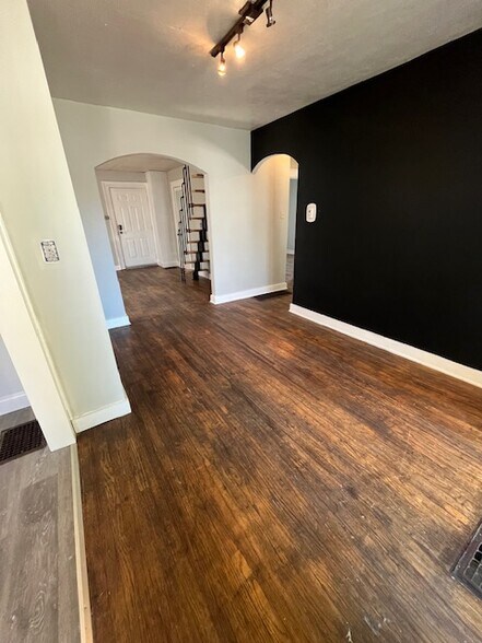 Dining room - 1212 W Carson St