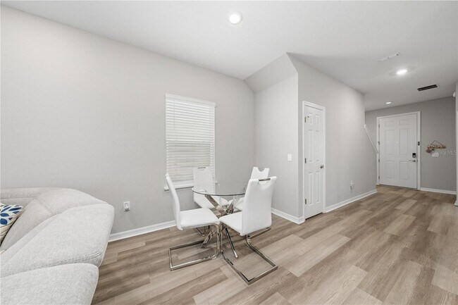 Building Photo - 445 Silverbell Trl