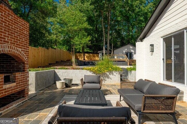 Building Photo - 3154 N Druid Hills Rd