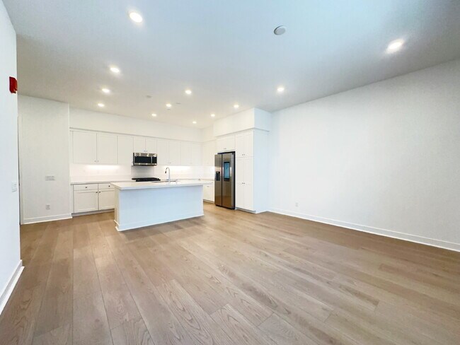 Building Photo - "Chic 1-Bedroom Retreat with Spacious Living in Valencia – 915 Sq Ft of Comfort!"