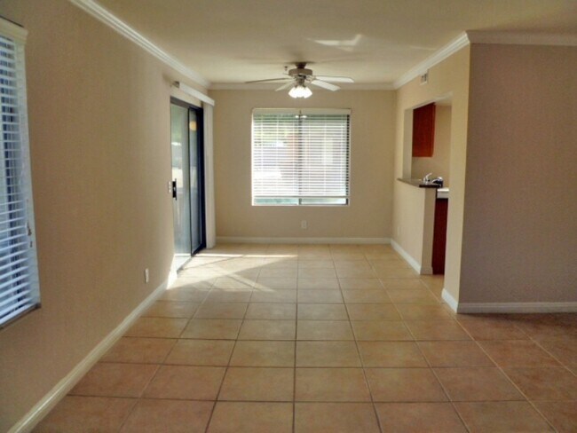 Building Photo - Palm Lake Villas Condo #130